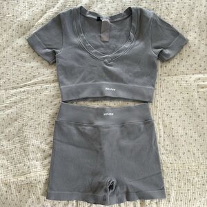 BO + TEE ACTIVEWEAR GREY SHORTS SET IN WOMENS SIZE M
